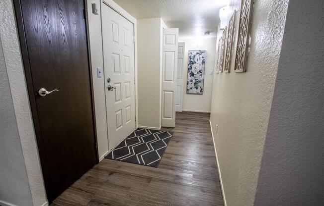 2 beds, 2 baths, 987 sqft, $969