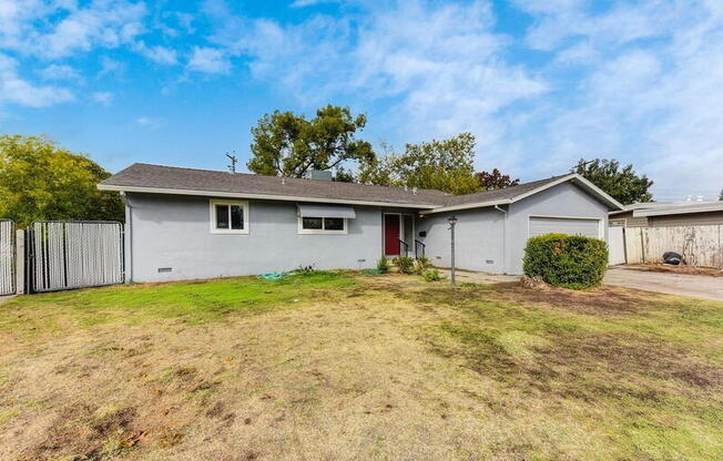 2458 TOWN CIR
