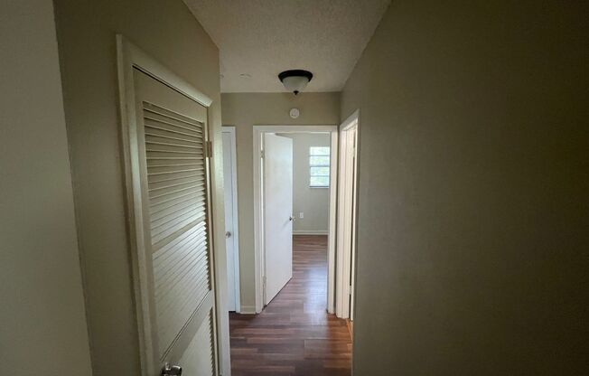 2 beds, 1 bath, 830 sqft, $1,300, Unit 1