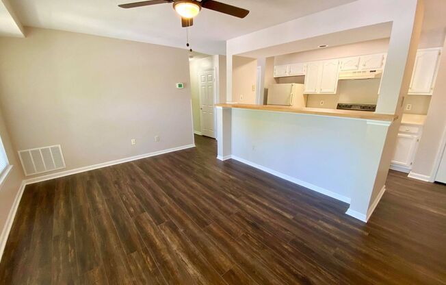 Charming 2 Bedroom/ 1 Bathroom Parkville Condo in Lovely Seven Courts Community