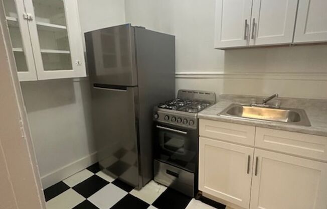 1 bed, 1 bath, 750 sqft, $1,299, Unit 215-3