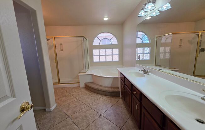 4 beds, 3 baths, $2,600