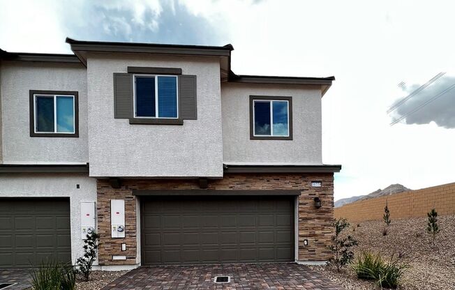 4 beds, 2.5 baths, $1,995, Unit 1