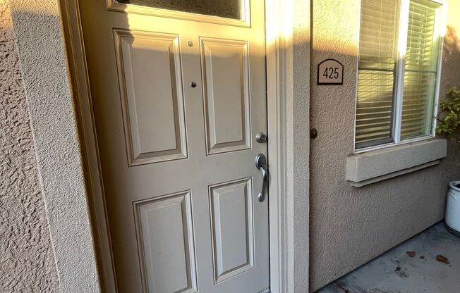 Spacious 2 bed 2 bath condo available in North Natomas!