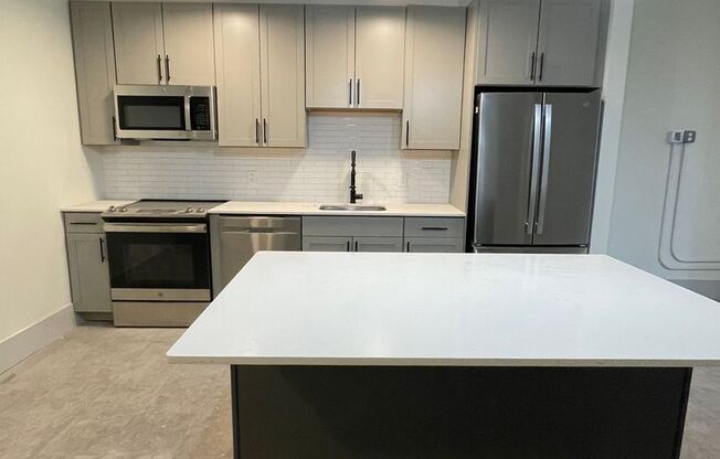 1 bed, 1 bath, 576 sqft, $1,600, Unit 1 Bed, 1 Bath