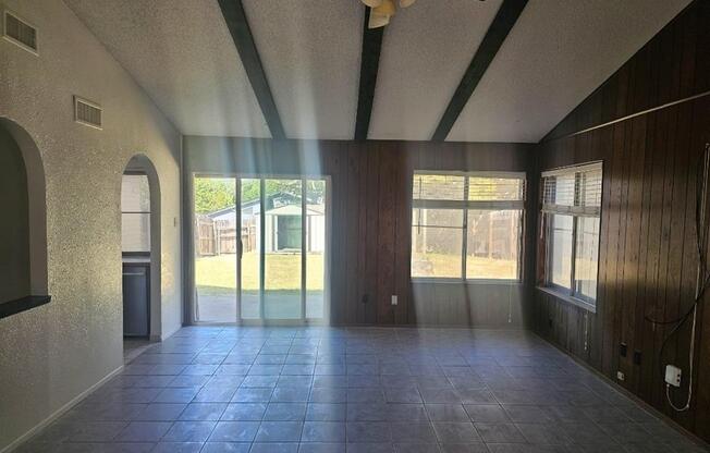 707 SOUTHWOOD CIR