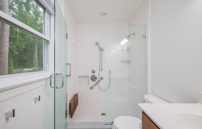 3 beds, 2 baths, 1,300 sqft, $1,950, Unit Unit A