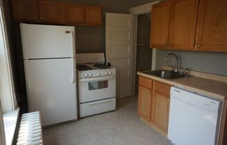 4 beds, 1 bath, $1,775, Unit 1732 E 5th Street