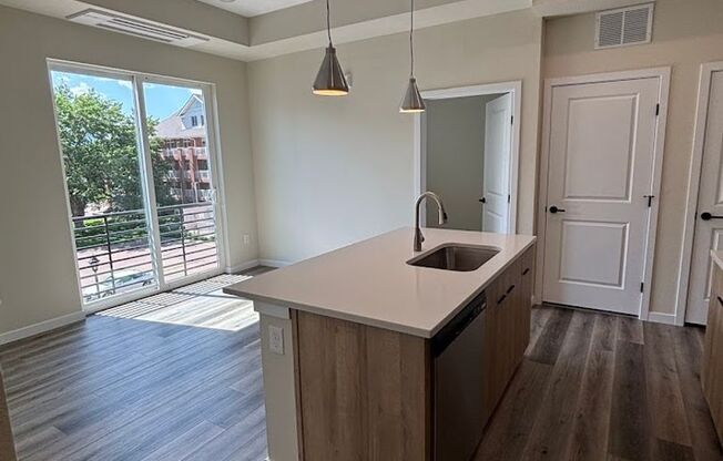 2 beds, 2 baths, 720 sqft, $1,849, Unit 820 #305