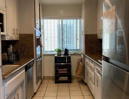 3 beds, 2 baths, 1,300 sqft, $4,000, Unit 1