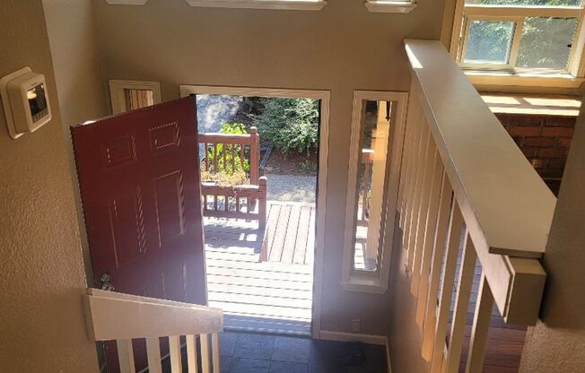 Kent 4 bedroom plus Den and 3 bathrooms & fenced yard and raised gardens - ready for move in August 8-10-2025