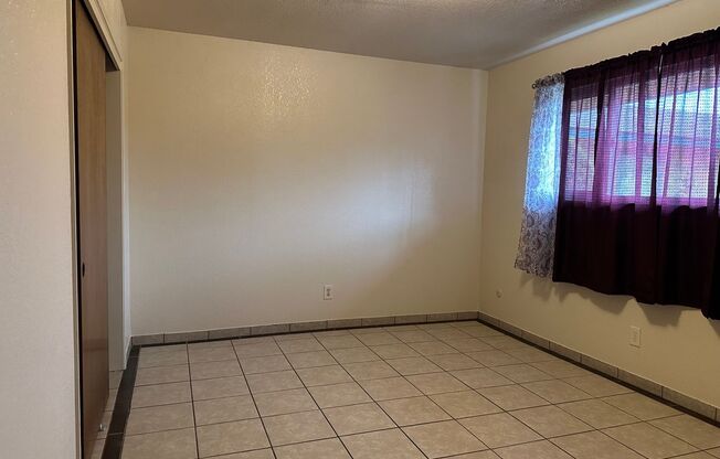 2 beds, 1 bath, $1,395, Unit **72 University #B-887