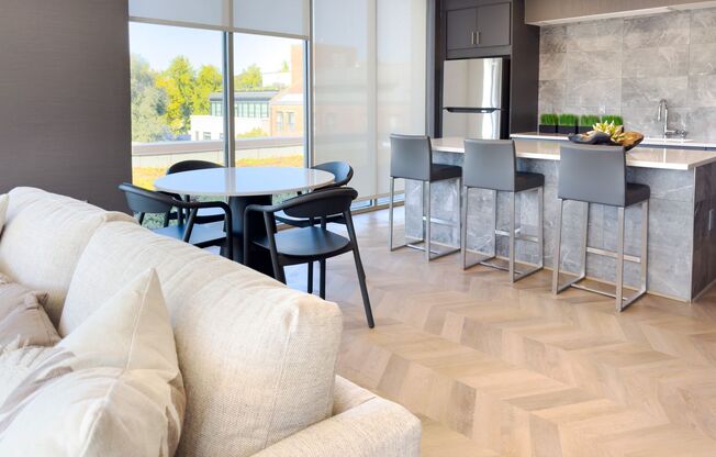 1 bed, 1 bath, $2,800, Unit 214