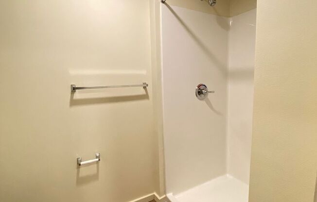Studio, 1 bath, 175 sqft, $1,195, Unit 206