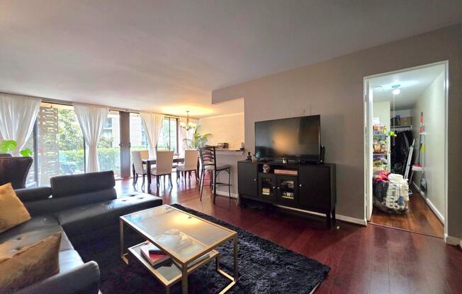 16 S VAN DORN ST