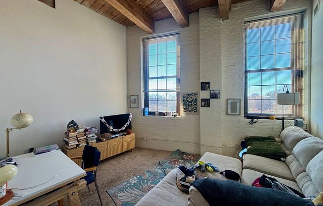 1 bed, 1 bath, 600 sqft, $1,629, Unit 332