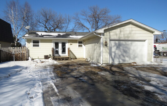 4 beds, 2 baths, $3,450