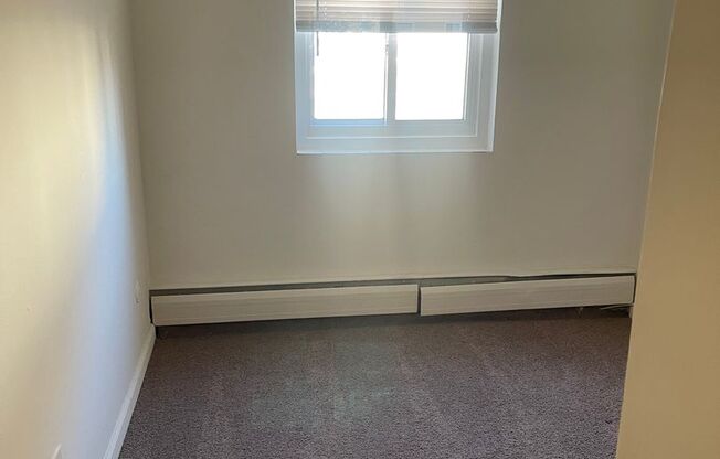 1 bed, 1 bath, 770 sqft, $1,460, Unit 00 - K- 8