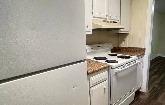 1 bed, 1 bath, 700 sqft, $1,095, Unit C