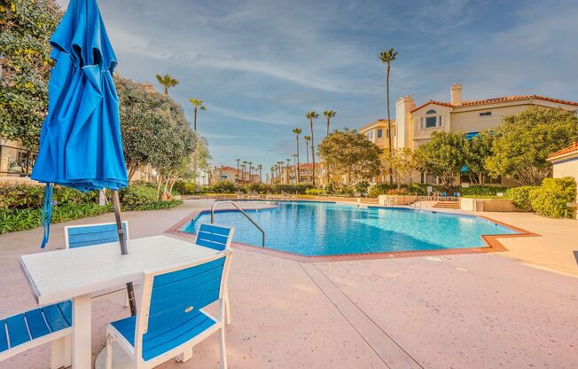 GATED Harbour Island Community 2+2 Condo