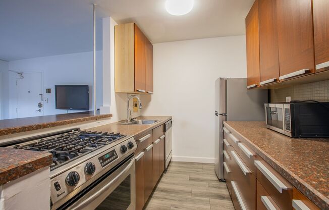 1 bed, 1 bath, $1,800, Unit (#103)