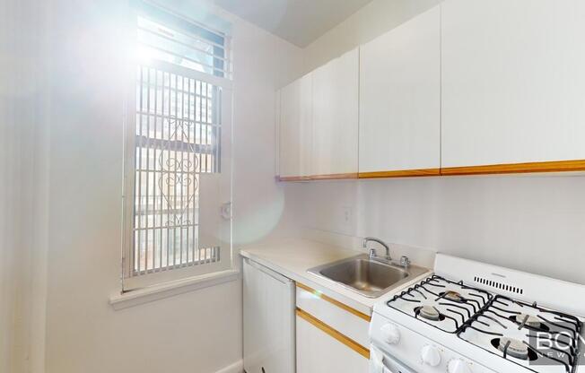 Studio, 1 bath, $2,450, Unit 4C