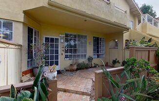 **Move-In Special!!** Dual-Master 2 Bed 2 Bath Condo In Irvine!