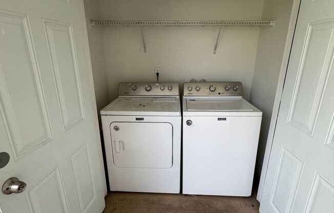 3 beds, 2 baths, 1,205 sqft, $2,075, Unit 174