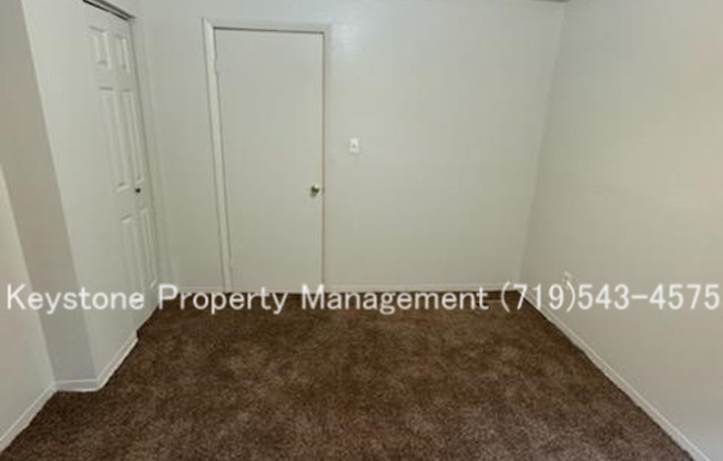 2 beds, 1 bath, $925, Unit 113