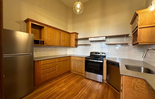 1 bed, 1 bath, 608 sqft, $1,500, Unit 216