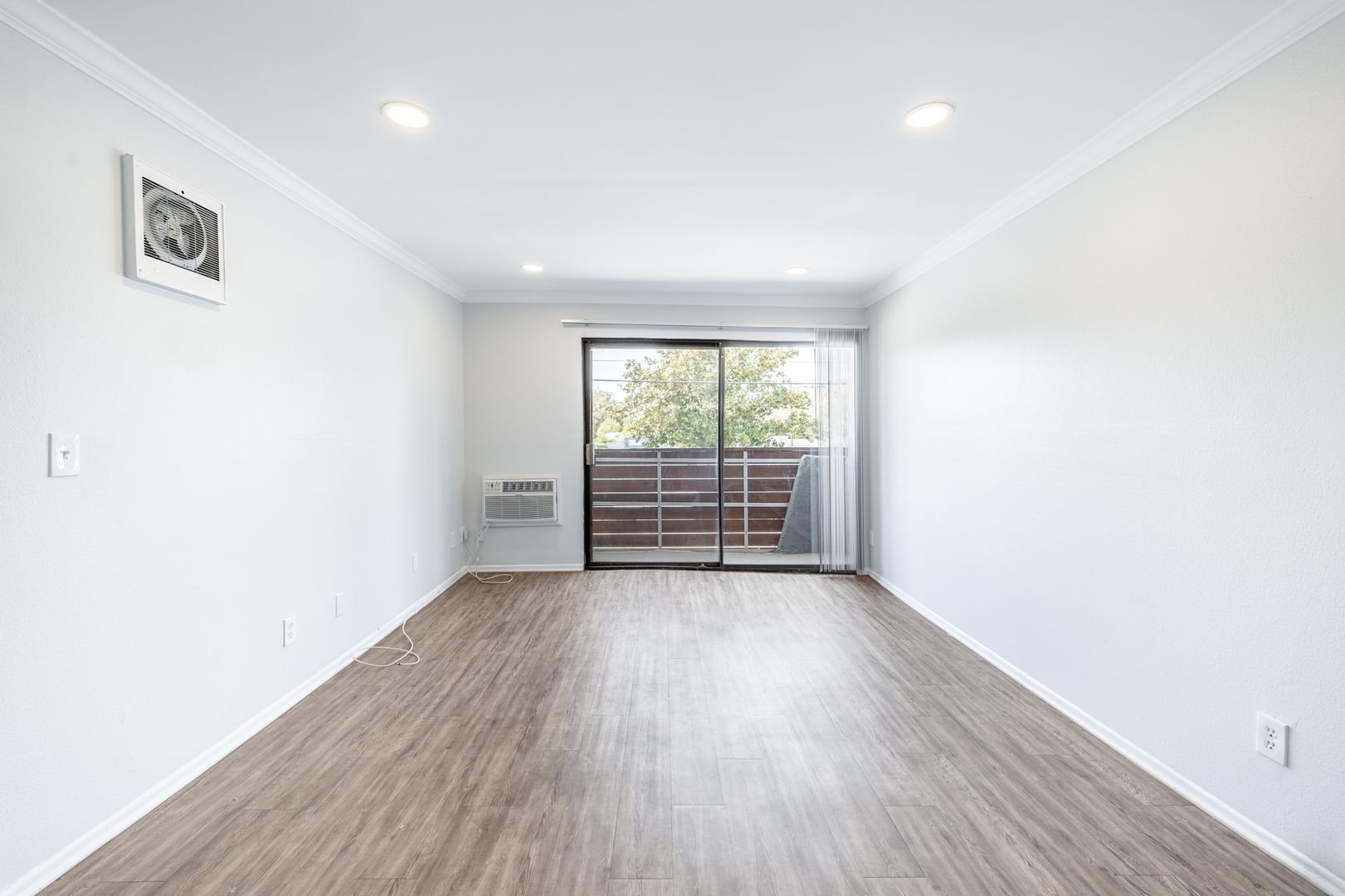 1 bed, 1 bath, 695 sqft, $1,798, Unit 204