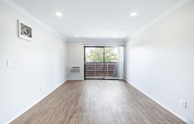 1 bed, 1 bath, 695 sqft, $1,848, Unit 207