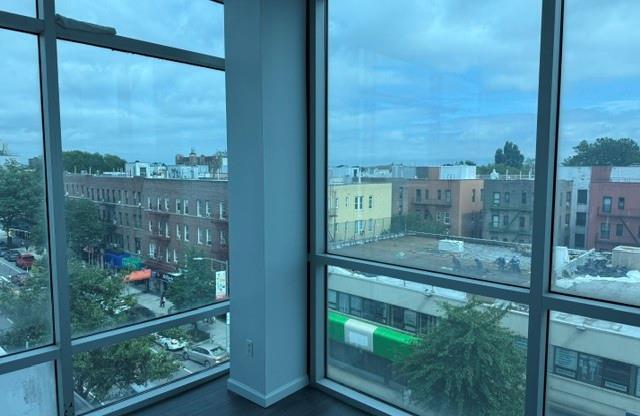 Studio, $5,000, Unit 5th floor