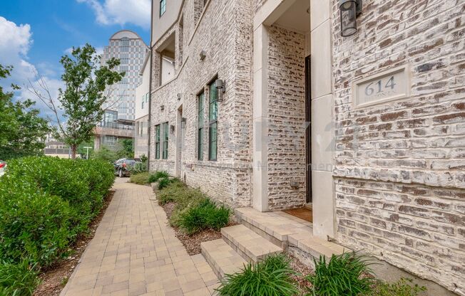Exquisite 4-Story 3/2.5/2 Townhome in Irving For Rent!