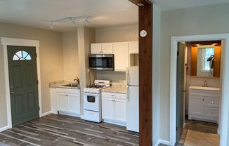 Studio, 1 bath, $850, Unit C - Lower Rear