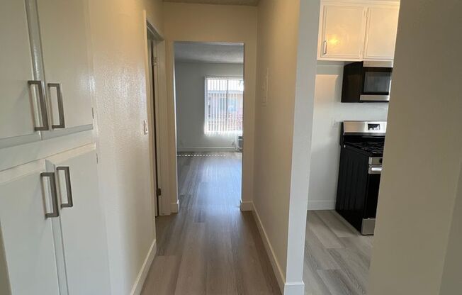 1 bed, 1 bath, 900 sqft, $2,022, Unit 381-35