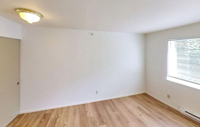 2 beds, 1 bath, 784 sqft, $1,895, Unit 7