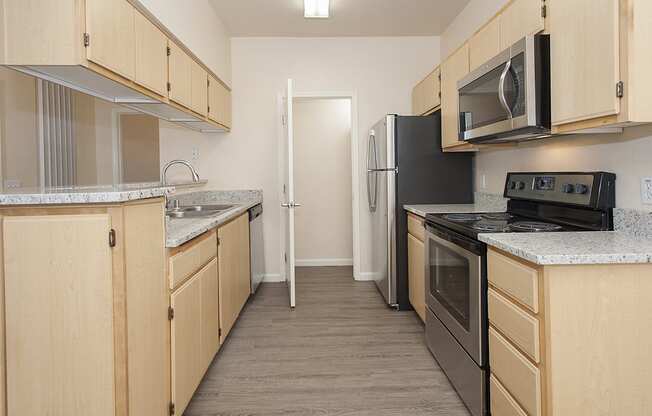 Stoneridge Upgraded Vacant Kitchen