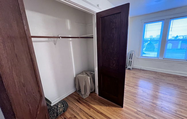 Studio, 1 bath, 400 sqft, $865, Unit 304