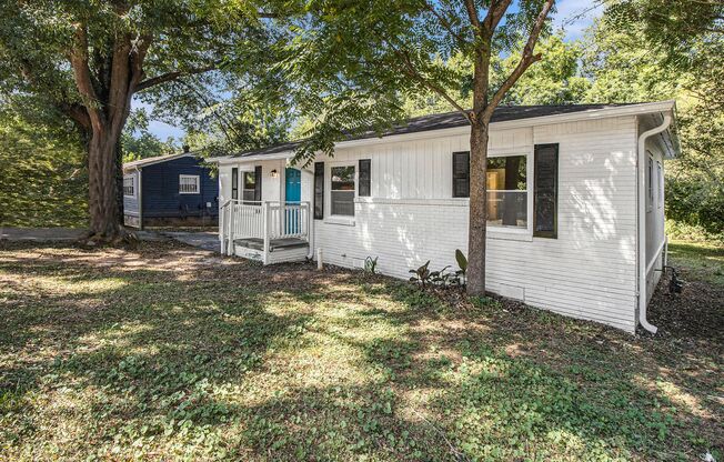 Completely remodeled 3 bedroom home in Atlanta! Must see!