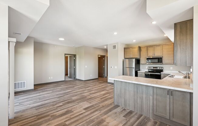 2 beds, 2 baths, 1,095 sqft, $1,925, Unit 13902-302