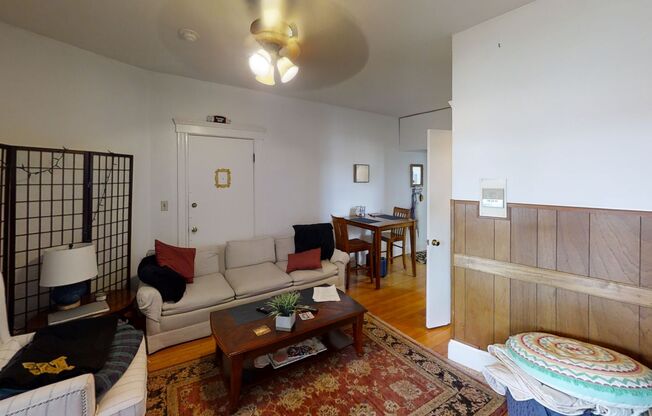 3 beds, 1 bath, $2,750, Unit # 41