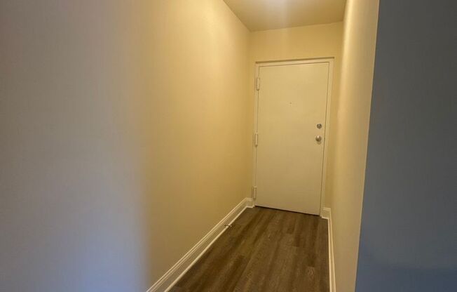 2 beds, 2 baths, 1,000 sqft, $2,250, Unit 14200 #303