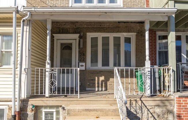 Location Location Location beauty near Marconi Park West