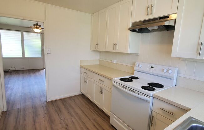 AVAILABLE NOW: 2 BED, 1 BATH in Kailua