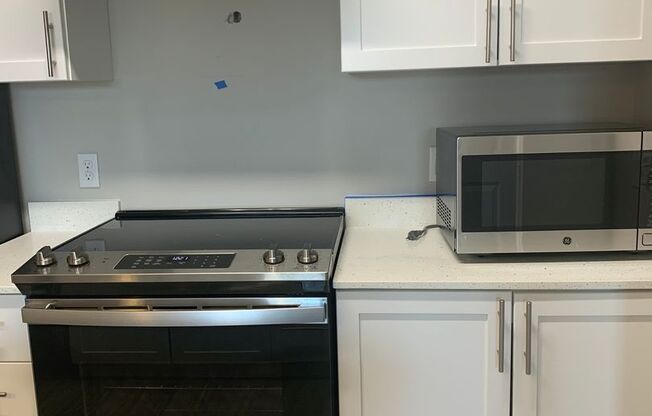 1 bed, 1 bath, 676 sqft, $1,610, Unit G147