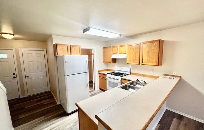 2 beds, 1.5 baths, $1,650