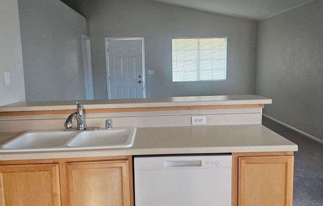 4 beds, 2 baths, $2,100