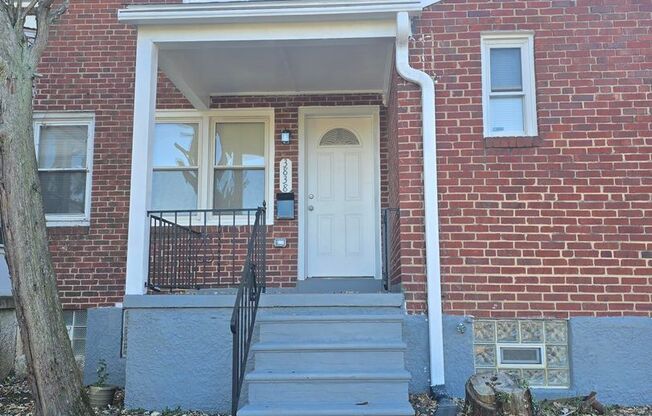 Beautiful 3 Bedroom 2.5 Bathrooms West Baltimore Town Home