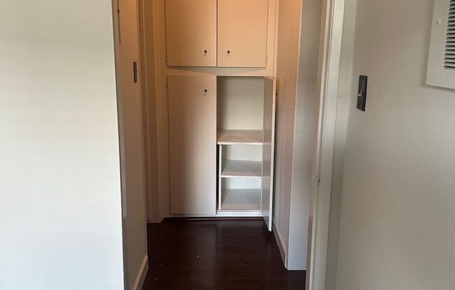 1 bed, 1 bath, $1,950, Unit 09